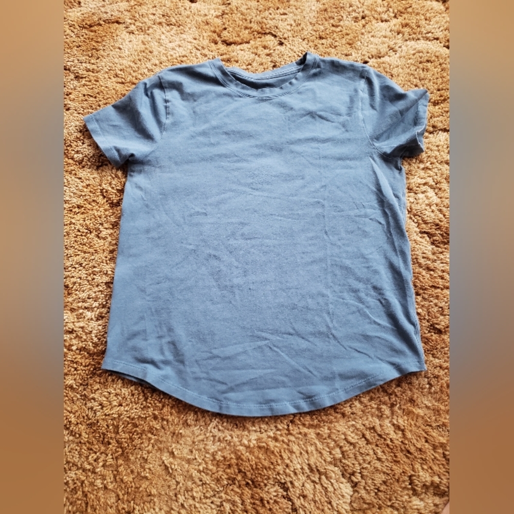 Lululemon tee